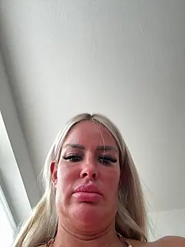 Snapshot of anna_kournikova chatting on July 2026 12:04:02 PM anna kournikova online show from July 2026 12:04:02 PM