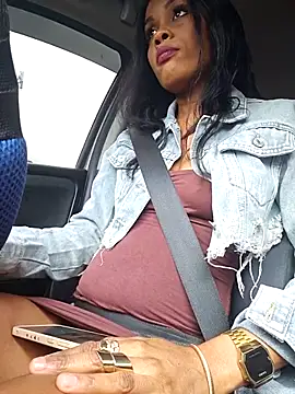 PrettyLeeLee online show from March 2026 05:39:02 PM