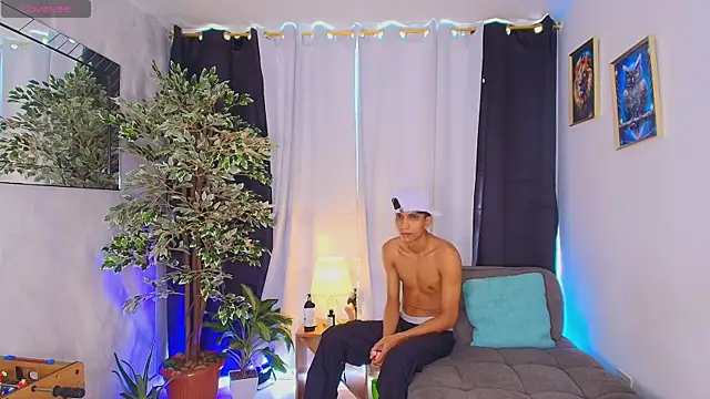 Snapshot of Wild_lovers_ chatting on June 2026 07:30:02 PM Wild lovers online show from June 2026 07:30:02 PM