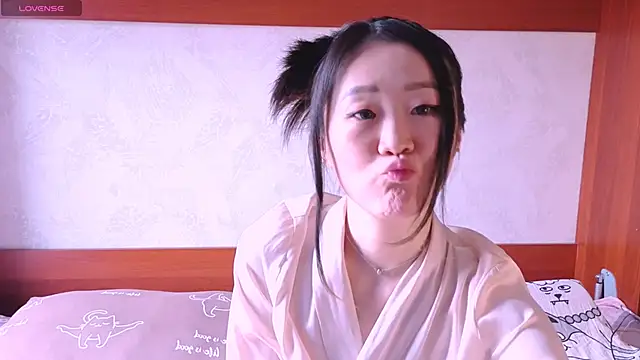Snapshot of AikooYamada chatting on May 2026 06:21:02 AM AikooYamada online show from May 2026 06:21:02 AM