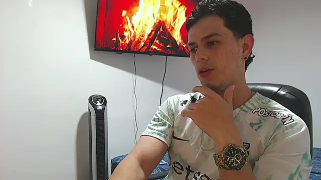 JUAN CAMILOXXX online show from March 2026 04:39:01 AM