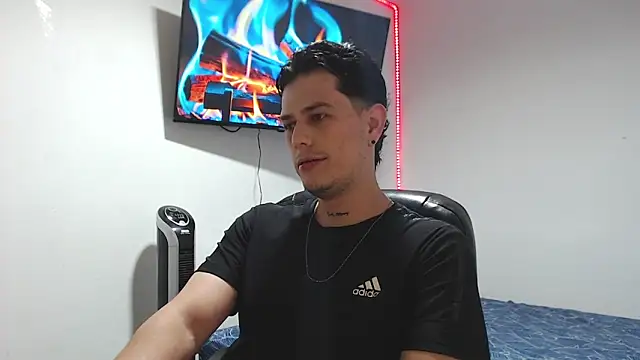 JUAN CAMILOXXX online show from May 2026 12:29:01 AM