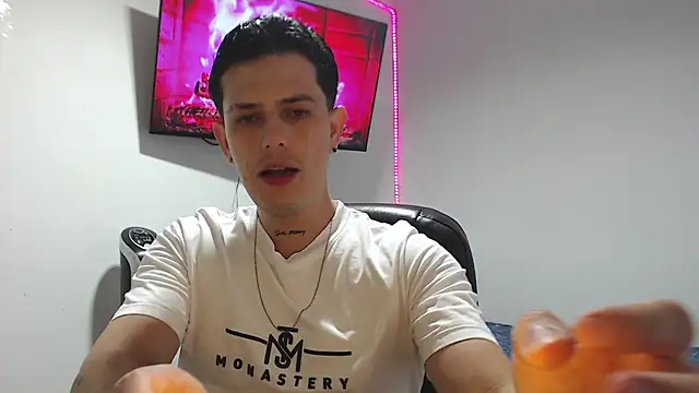 JUAN CAMILOXXX online show from May 2026 04:29:02 AM