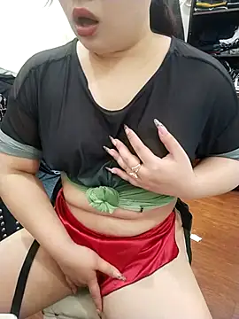 Snapshot of Lylyoh chatting on March 2026 03:12:01 AM Lylyoh online show from March 2026 03:12:01 AM