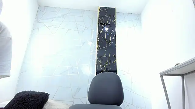 Valentin Lux online show from April 2026 04:09:02 AM