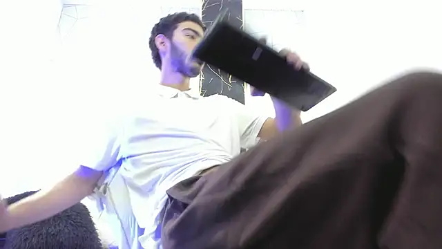 Valentin Lux online show from April 2026 04:12:02 AM