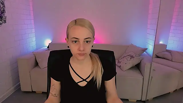 CarolMoor online show from March 2026 09:10:01 AM