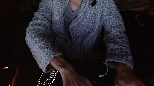 raisse1 online show from March 2026 10:38:01 PM