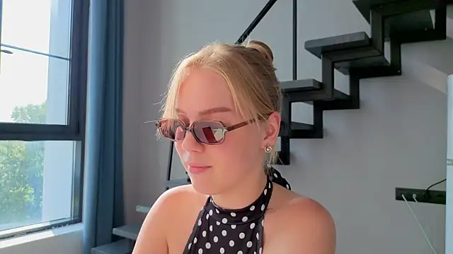 Snapshot of LittleForestELF2 chatting on July 2026 01:43:01 PM LittleForestELF2 online show from July 2026 01:43:01 PM