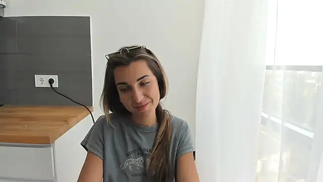 Snapshot of summmmersky1 chatting on July 2026 02:13:01 PM summmmersky1 online show from July 2026 02:13:01 PM
