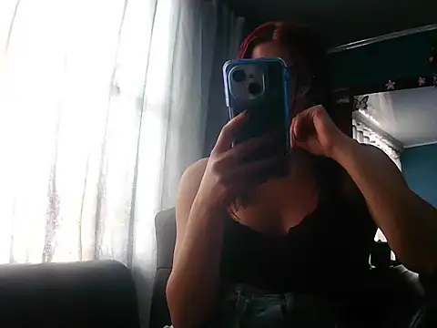 Nahomi velez online show from March 2026 07:07:01 PM