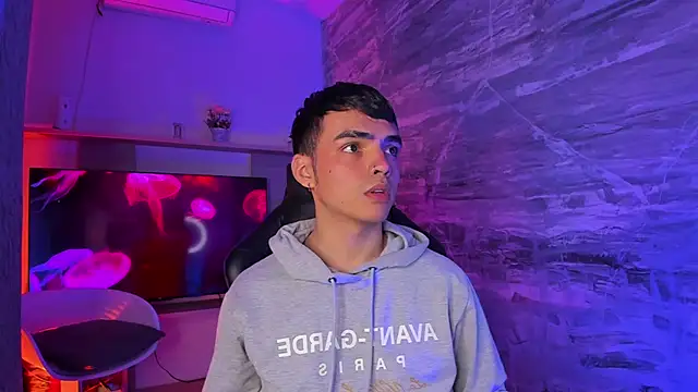 NicoKinggs  online show from April 2026 01:16:01 PM