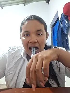 monicarokaforte online show from April 2026 04:12:01 AM