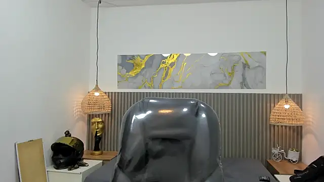 AlessandroFranco online show from April 2026 01:37:02 PM