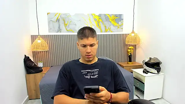 AlessandroFranco online show from June 2026 01:43:02 PM