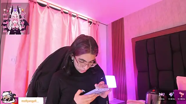 Snapshot of Molly_A chatting on July 2026 03:27:02 PM Molly A online show from July 2026 03:27:02 PM