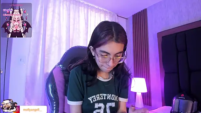 Snapshot of Molly_A chatting on August 2026 03:14:02 PM Molly A online show from August 2026 03:14:02 PM