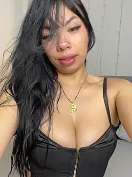 Snapshot of Queen_Chanel_XXX chatting on May 2026 08:28:01 PM Queen Chanel XXX online show from May 2026 08:28:01 PM