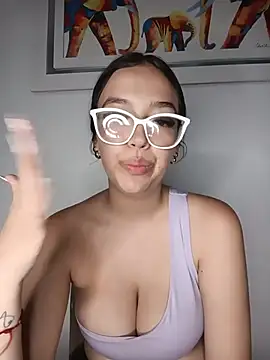 Snapshot of Kitty_Loveee chatting on June 2026 11:11:02 PM Kitty Loveee online show from June 2026 11:11:02 PM