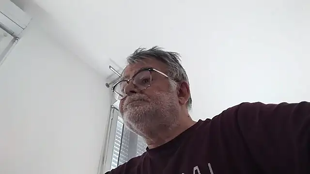 Snapshot of oura chatting on May 2026 06:42:01 AM oura online show from May 2026 06:42:01 AM