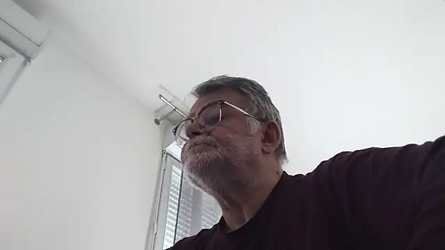 Snapshot of oura chatting on May 2026 06:40:01 AM oura online show from May 2026 06:40:01 AM