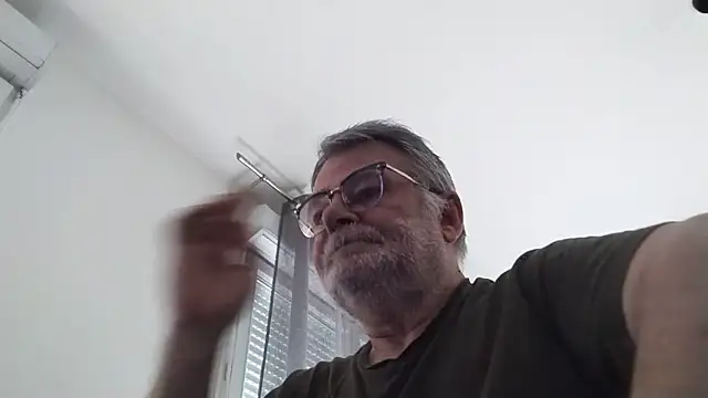 Snapshot of oura chatting on May 2026 06:42:01 AM oura online show from May 2026 06:42:01 AM