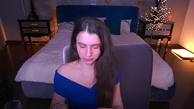 Snapshot of LittleJulii chatting on May 2026 07:43:02 PM LittleJulii online show from May 2026 07:43:02 PM