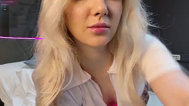 SiennaVoss online show from March 2026 06:17:02 AM