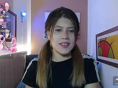 Moonna linnda online show from April 2026 01:44:01 PM