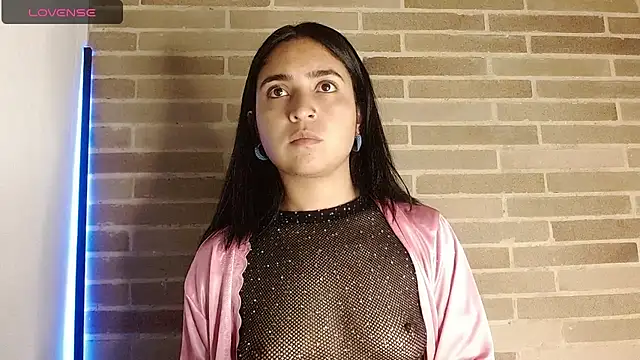 sweet-little online show from May 2026 02:20:02 AM