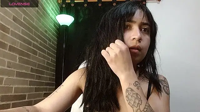 Snapshot of sweet-little chatting on June 2026 01:49:01 AM sweet-little online show from June 2026 01:49:01 AM