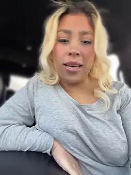 mxmxee online show from April 2026 03:23:01 PM