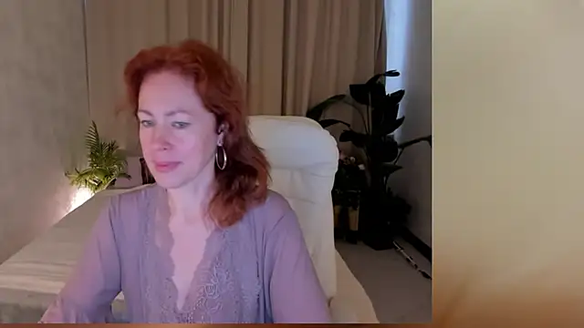 Snapshot of LeticiaRomano chatting on May 2026 04:21:02 AM LeticiaRomano online show from May 2026 04:21:02 AM