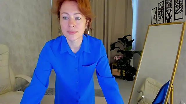 Snapshot of LeticiaRomano chatting on June 2026 04:02:01 AM LeticiaRomano online show from June 2026 04:02:01 AM
