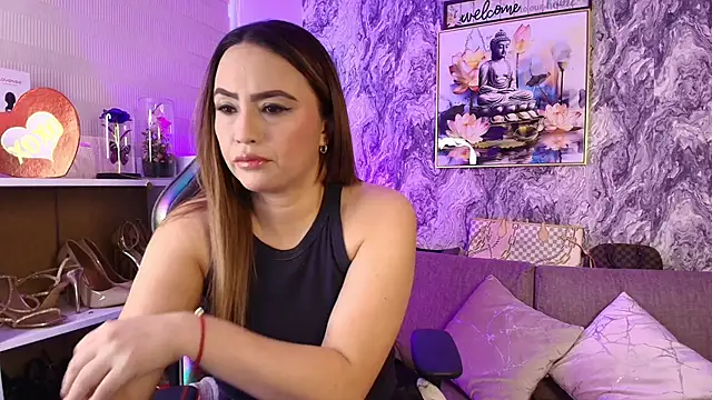 Katalina Alvarezz online show from May 2026 06:46:01 PM