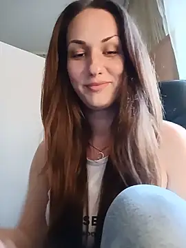 LunaCrystall online show from May 2026 03:40:01 PM