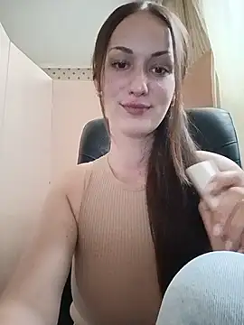 Snapshot of LunaCrystall chatting on July 2026 04:31:02 PM LunaCrystall online show from July 2026 04:31:02 PM