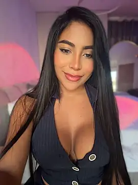 SaraValentina11 online show from May 2026 10:17:01 PM
