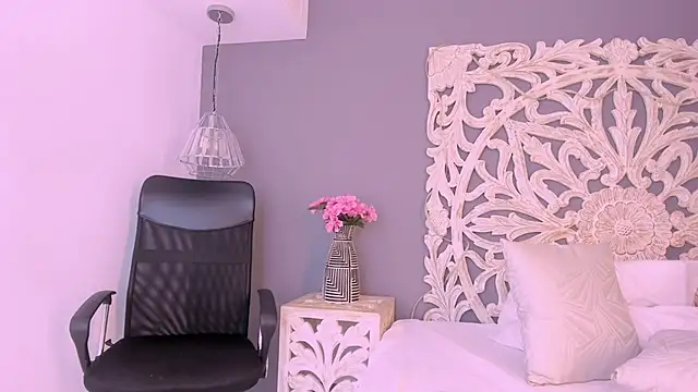Snapshot of LucianaBlanco_ chatting on June 2026 01:20:02 PM LucianaBlanco online show from June 2026 01:20:02 PM