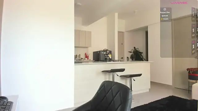 stefaniax1 online show from April 2026 07:51:02 PM