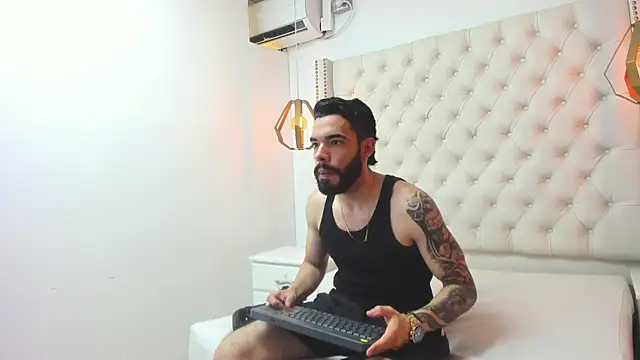 JEAN LEWIS2 online show from April 2026 08:33:01 PM