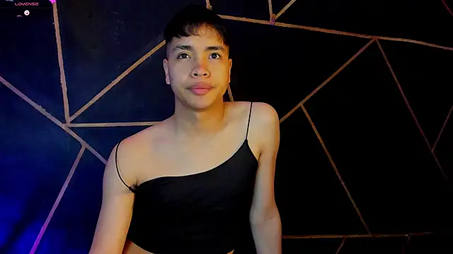 Snapshot of Lee_Colee chatting on May 2026 01:14:01 AM Lee Colee online show from May 2026 01:14:01 AM
