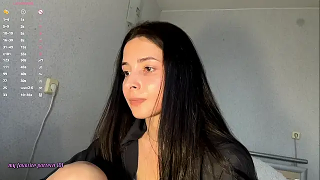 Snapshot of Mikytiki chatting on May 2026 02:45:01 PM Mikytiki online show from May 2026 02:45:01 PM