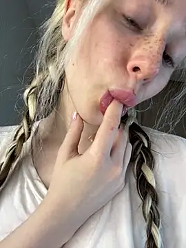 KittiLin online show from May 2026 09:52:02 PM