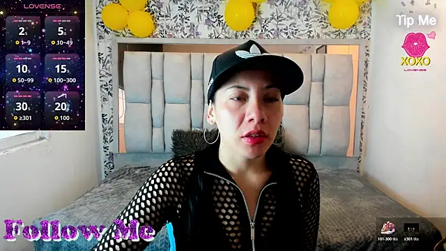 Snapshot of Abril_Fox__ chatting on June 2026 12:13:02 PM Abril Fox online show from June 2026 12:13:02 PM