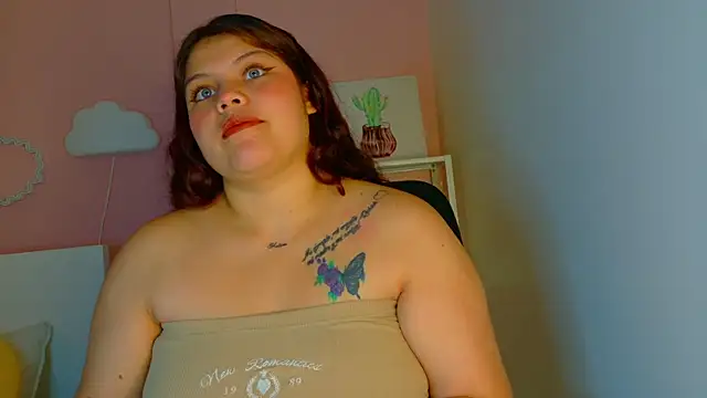 Snapshot of Daphnemoon_ chatting on April 2026 01:00:02 PM Daphnemoon online show from April 2026 01:00:02 PM