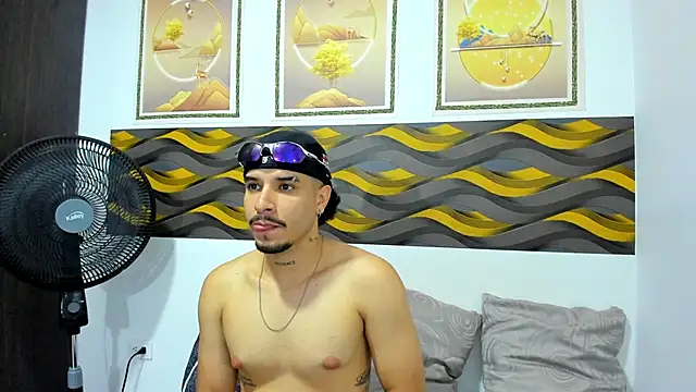 Leon Hotx online show from April 2026 07:19:01 PM