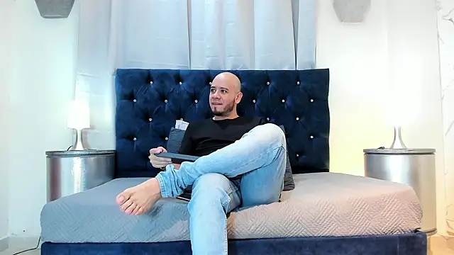 Meduleo  online show from March 2026 03:05:01 PM