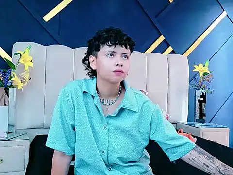 NikiEvanz online show from May 2026 07:19:02 PM