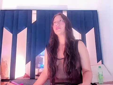 Snapshot of IvonneSkariel chatting on March 2026 04:13:01 PM IvonneSkariel online show from March 2026 04:13:01 PM